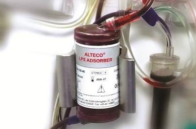 Alteco LPS Adsorber består av en behållare med en specialdesignad peptid (en syntetiskt framställd molekyl) som fångar upp giftigt LPS från blodet.