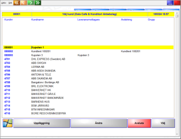 10 Försäljning till en specifik kund 1) Registrera sålda artiklar. 2) Tryck på tangenten Sök och välj Kund i menyn. 3) Välj kund från listan: a. Man kan söka kund via sökmenyn. b.