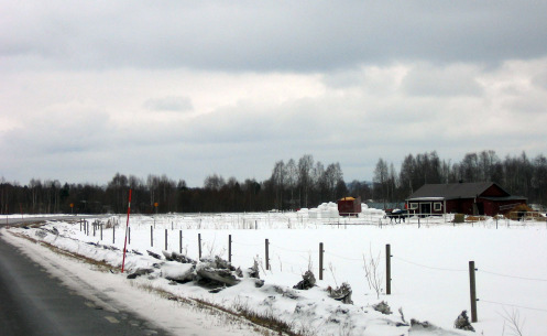 Strax intill sågverket möts man av en malplacerad Välkommen till Boden -skylt. Odlingsmarker: öppna marker, utsikt, hästar och kor 3.