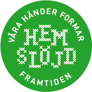 utställning CO/HEMSLÖJDEN PÅ UPPLANDSMUSEET 27 JUN - 20 OKT Förra året fyllde Hemslöjden 100 år hurra! Nu - en nyfiken etthundraettåring med blicken framåt.