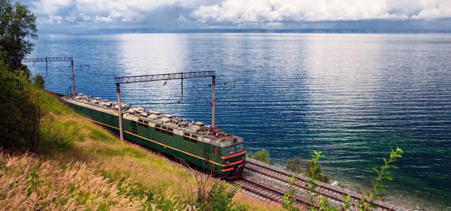 TRANSSIBIRISKA JÄRNVÄGEN Res från Moskva till Beijing längs den Transsibiriska Järnvägen med ett tåg i absolut toppklass.