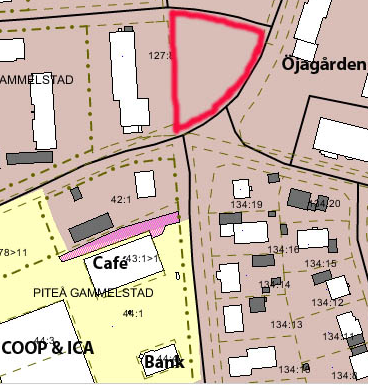 Renoveringsplan för Öjeparken Grön mötesplats med historisk koppling & pedagogiska värden Bakgrund Öjeparken ligger centralt i Öjebyn i nära anslutning till vältrafikerade gator, handel, åldringsvård