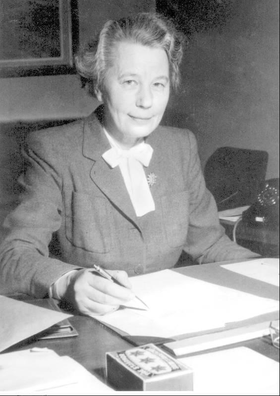 4. 1948 års FRL Jo, Socialdemokraterna hade en vision om det starka samhället Visionen blev styrande för 1948 års stora reform av försäkringsbranschen Karin Kock Sveriges första kvinnliga statsråd