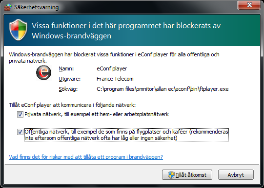 Om du använder en USB-kamera, följ dess installationsanvisningar och anslut kameran till datorn. Se till att installera de senaste drivrutinerna.