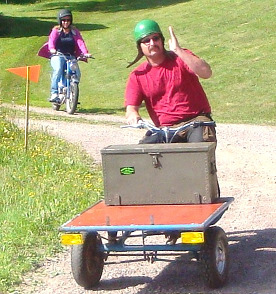 Mopedrally 2013 Så var det dags för det traditionella mopedrallyt i Tjällmo, på en 4 mil rundtur med gamla mopeder från 50 talet och till våra dagar.