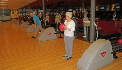 Vi är ett glatt gäng som spelar bowling varje fredagsmorgon i Arena, Skövde. Samling för banlottning c:a 09.30. De flesta är medlemmar i PRO men det finns även medlemmar från SPF. Alla är välkomna.