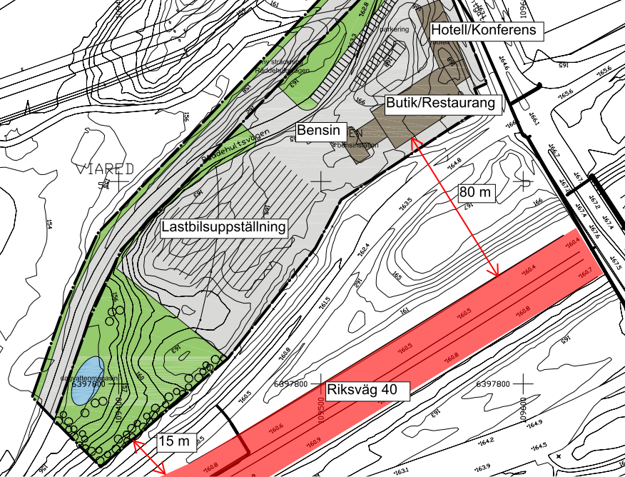 Figur 2.4. Kortaste avstånd mellan planområde samt planerad byggnad och riksväg 40. Årsmedeltrafiken (ÅDT) för aktuell del av riksväg 40 är 20 200 fordon ± 12 % (3).