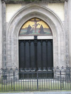 Staden Halle är tillsammans med Wittenberg ett av två säten för Martin-Luther-Universität Halle- Wittenberg.