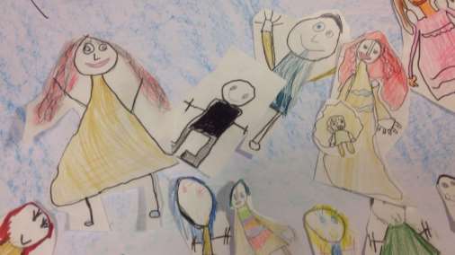 Sagoskapande Barnen berättar och tecknar en saga som pedagogerna skriver ner. Sagan handlar om Prinsessan Celestia och prins Joakim och en elak häxa.