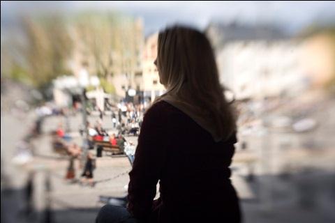 Fallet Sarah Foto: SRK,Magnus Bergström Sarahs historia Sarah, 14 år, flydde med sin mamma och pappa från Irak efter hotelser om kidnappning och bombattentat.