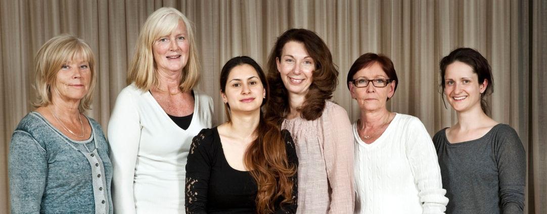 Gunilla Elf, Jeanette Lorin, Helena Oreland, Britt-Marie Erlandsson och Donia Toukabri Team 23 Blommor på rummet och bakning förbättrar vårdmiljön Avdelning 23 är en akutpsykiatrisk avdelning för