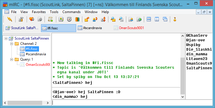 11. Nu kan du skicka meddelanden! Så här ser det ut De rutor som blinkar rött har du olästa meddelanden i (i bilden ovan från OmanScouts9001) Chattare med olika symboler framför namnet, t.ex. @ % + ~!