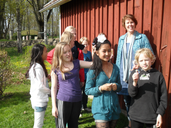 Skutan Barn och ungdom Pa skvandringar fo r a rskurs 3 Linda och Erika leder tre Skutangrupper i församlingen, det är grupper för barn i skolåldern som träffas direkt efter det att skolan slutat.