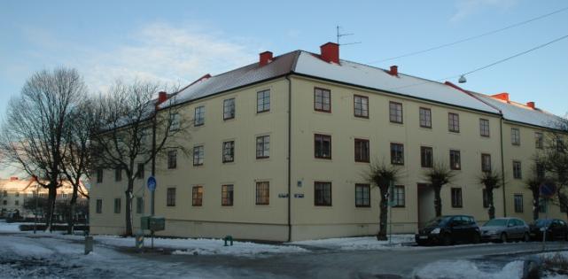Bild 1, foto: Fia Niklasson Exempel 1: Kvarteret Malörten i Majorna i Göteborg, tilläggsisolering oktober 2010 Byggnaden i fråga är ett landshövdingehus från 1930-talet.