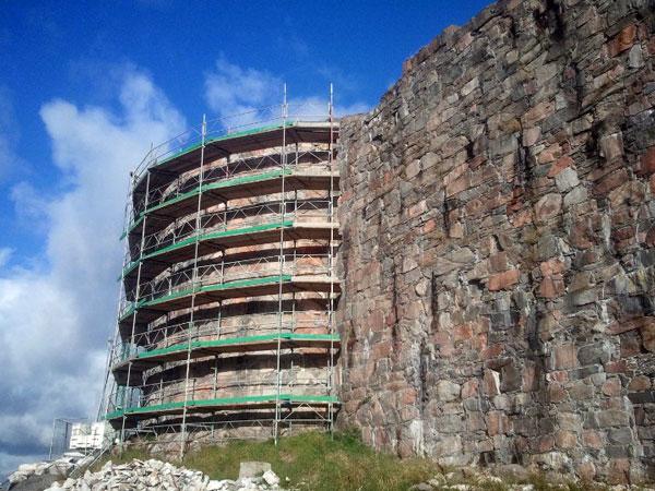 2013-05-20 Komsol utfö och förebyg hus om 130 Produkter Bohus Fäst ning Mellan Göta älv och Nordre älv (Kungälv) har den mäktiga fästningen stått pall i konflikter mellan svenskar, norrmän och