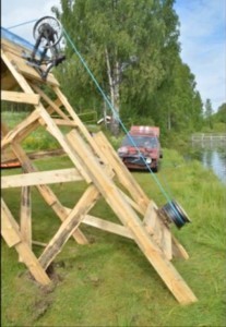 från Pistvakt) monterats till rampen och som drevs av en gammal volvo. Hoppen blev stundtals både långa och höga med landning långt ut i tjärnen.