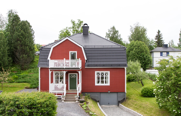 Alla gamla bevarade detaljer ger huset en otrolig charm och känsla.