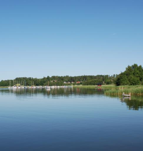 14. Vatten har alltid varit en av de viktigaste lokaliseringsgrunderna för människors bosättningar och är så än idag.