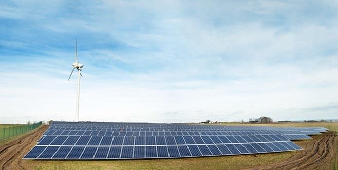 TEKNIKEN SOLCELLER Toppeffekt Solcellsmoduler testas vid Instrålning 1 000 W/m 2 Modultemperatur 25 C Atmosfär 1,5 I normal drift är förhållandena oftast