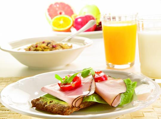Måndag 25/11 kl 17:00 Besök på Triple A Inger Bergman Lindvall tar oss med till Triple A där vi får lära oss om deras arbete med hundar och hur du kan stödja detta arbete, avslutas med lite tapas/mat