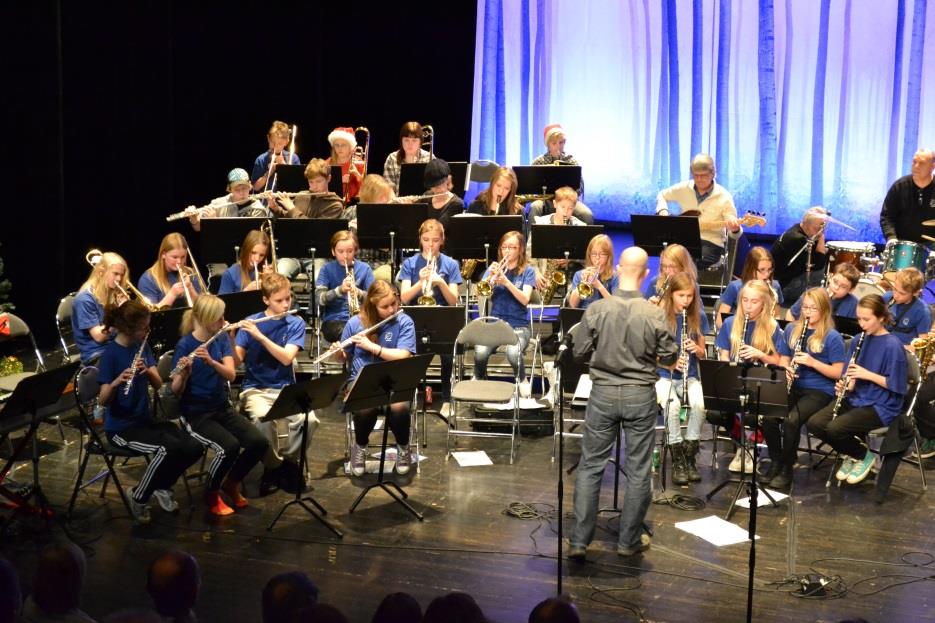 Mån 3 dec Julkonsert 18.30; Musikklasserna årskurs 5 och 6 på Backenskolan framträder med sång och blåsmusik. Tis 4 dec Julkonsert 18.