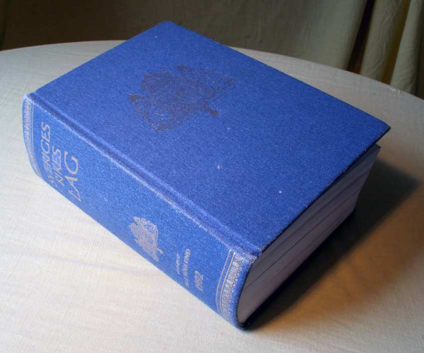 Verksamhetsutövaren Verksamhetsutövaren (miljöbalken) den som bedriver verksamhet eller vidtar åtgärder.