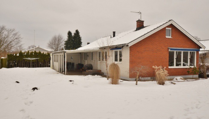 Län Blekinge Gatuadress Kommun Karlshamn Storlek 4 rum (3 sovrum) / 97 m² Område Asarum Tillträde tidigast Enligt överenskommelse " Mycket trivsamt område