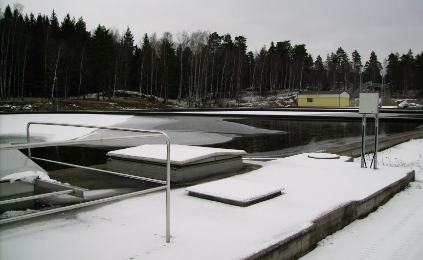 Långsamfilter Patogener fastnar i biohuden i toppen av filtret. Biohuden byggs upp med tiden genom låg hydraulisk hastighet, ca.