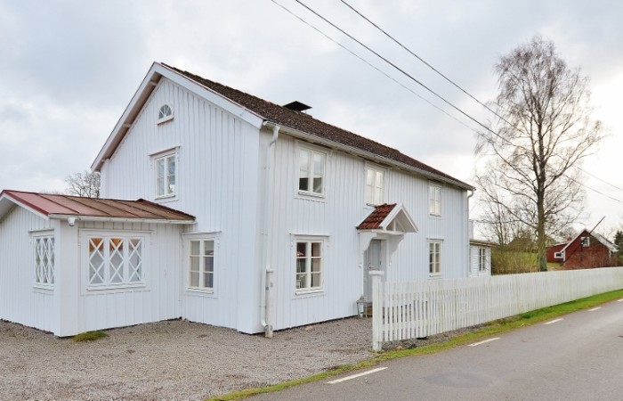 Härlöv Östregård 3 Län Kronoberg Typ Villa Kommun Alvesta Storlek 137 m2 Område Härlöv Tillträde tidigast Gatuadress Härlöv Östregård 3 enligt överenskommelse