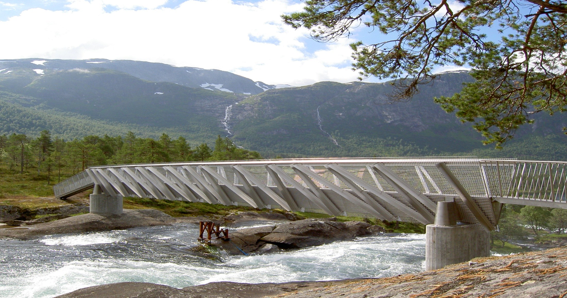 Bru over Likholefossen på Gaularfjellet, 2005