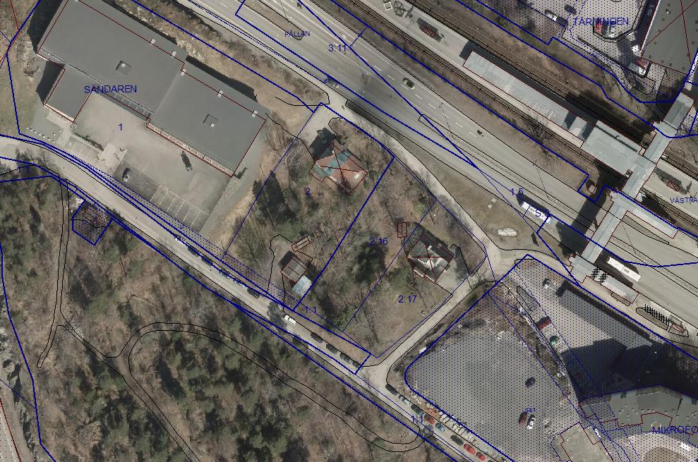 Området är mycket bullerstört från Nynäsvägen (riksväg 73) och järnvägen. Ett slutet kvarter i 4-5 våningar med ett 70-tal bostäder föreslås.