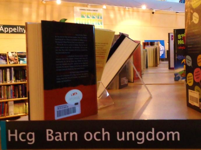 35. Informationsblad till föräldrar om bibliotekets verksamhet för barn 36. För att möta skolans behov och önskemål bör ett forum för samverkan mellan kommunbiblioteket och skolan upprättas.