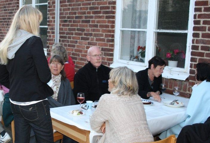 Han har två barn Alex (åtta) Adam (fem) som bor hos honom varannan vecka. Hans fritidsintressen är motorkross, som även Alex har börjat köra lite.