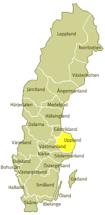 Två elmotorer fungerar som kraftkällor, från vilka kraften förs vidare via remmar till axlar i taket och vidare till maskinerna på verkstadsgolvet.