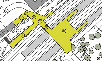 mellan bussgata och järnväg är en kostsam lösning, men den frigör mark för bebyggelse och torg. En cykelparkering föreslås också invid entrén till resecentrum från mässidan.