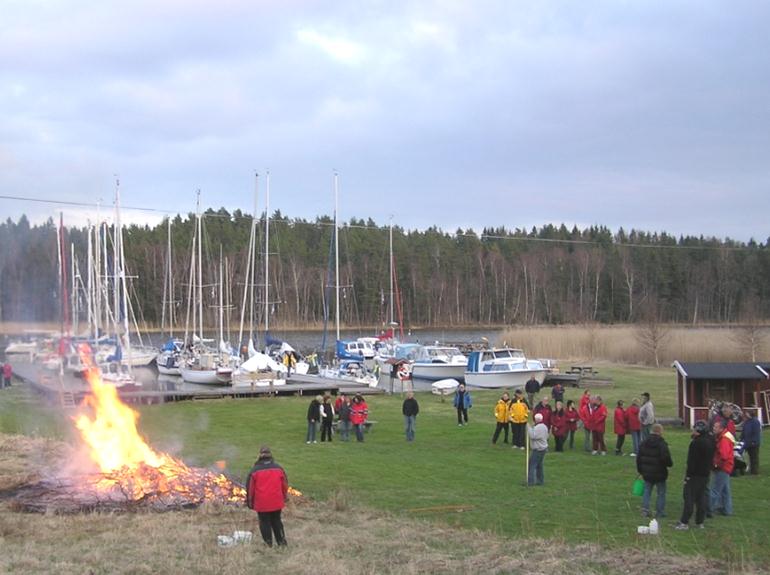 Information från VFBAB Läs om ekonomin, sjösättningarna, Lövudden och annat på sidorna 6-8. Ny hamn att gästa! Inte långt från Västerås finns ett nytt mål för oss båtfarare.