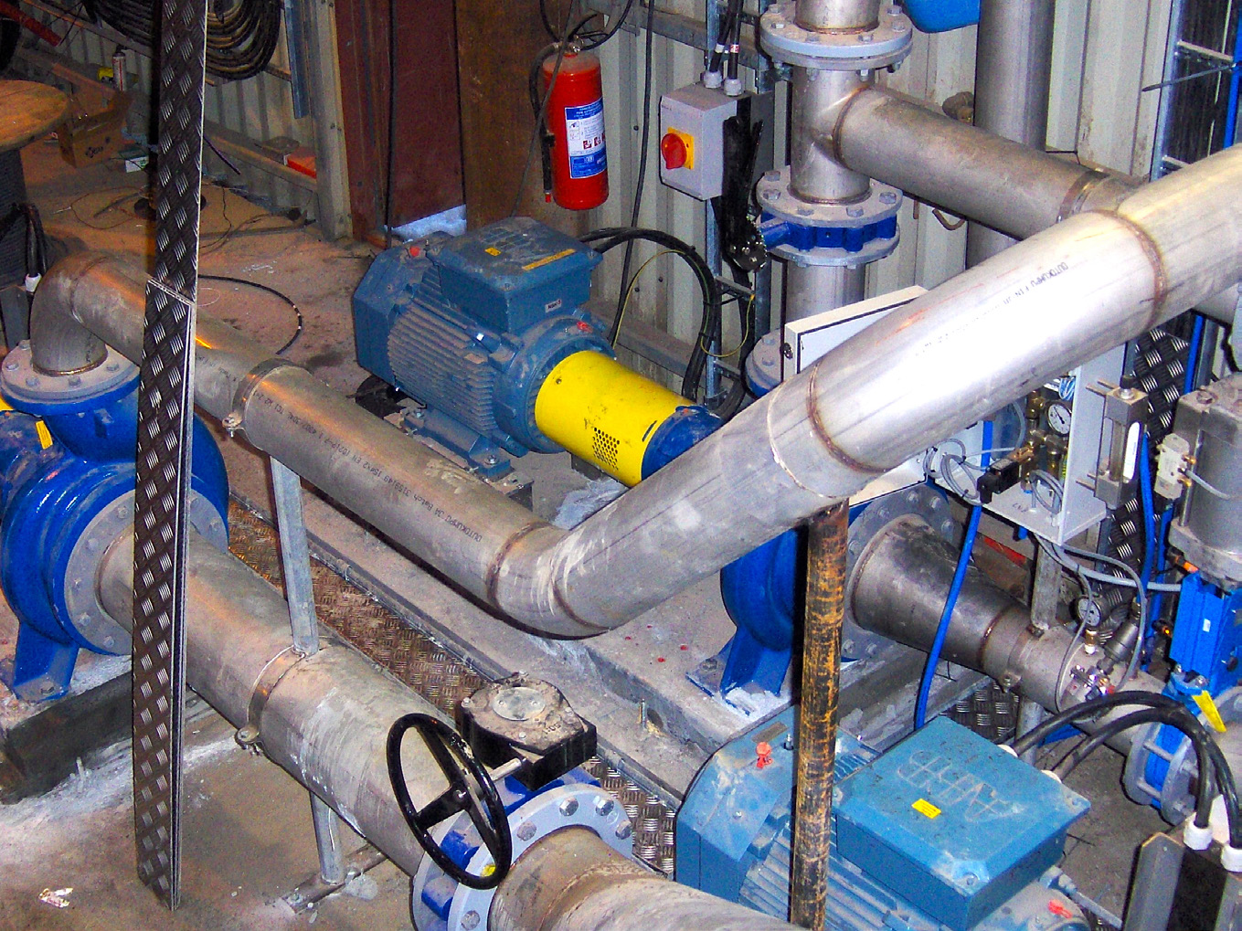 R Stigebrandt Oxygenator för syresättning och omblandning av bassänger Stigebrandt oxygenator installerad för biologisk vattenrening vid oljeindustri.