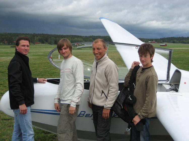 Några av eleverna 2006: Christer Jirdahl, Kristoffer Lindblom, Jakob Hagberg och Martin Lundberg. Sista kullen på Trä&Duk?