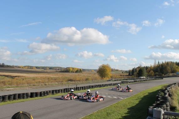 Motor Surr En medlemstidning från Katrineholms Motorklubb Nytt SM-Guld till Co-driver Carlsson! Ny sprint vid Gimmersta Kartingsommaren Välkommen till Julfest.