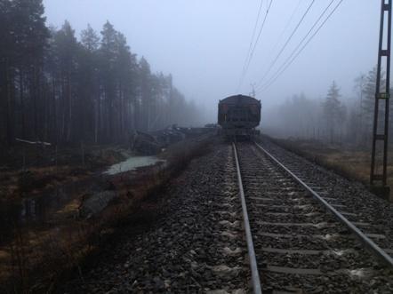 Bild 1b tredje vagn Därefter har tåget slitits av och fjärde vagnen stod ca 250