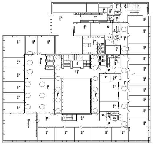 Figur G4. Ritning av stadsbibliotekets 1:a plan (till vänster) och den geometri som byggdes upp i FDS (till höger). Figur G5.