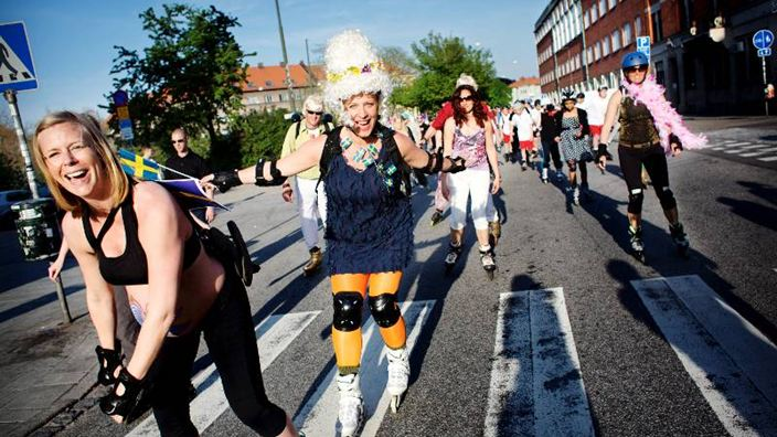 Vi har också ett nyhetsbrev som skickas ut inför varje Night Skate Malmö event. Vi har i skrivande stund 81 abonnenteter till nyhetsbrevet. Klubbkläder Under säsongen bäställde vi klubbtröjor.