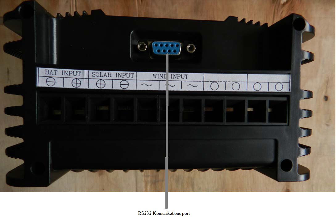 : Batteri ingång:batteri ingång, var uppmärksam på + /- poler.