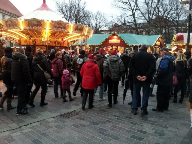 För första gången erbjöds även anhöriga och vänner att följa med, och det var mycket uppskattat. Enligt gammal god tradition bjöds det på storfrukost på båten över till Tyskland.