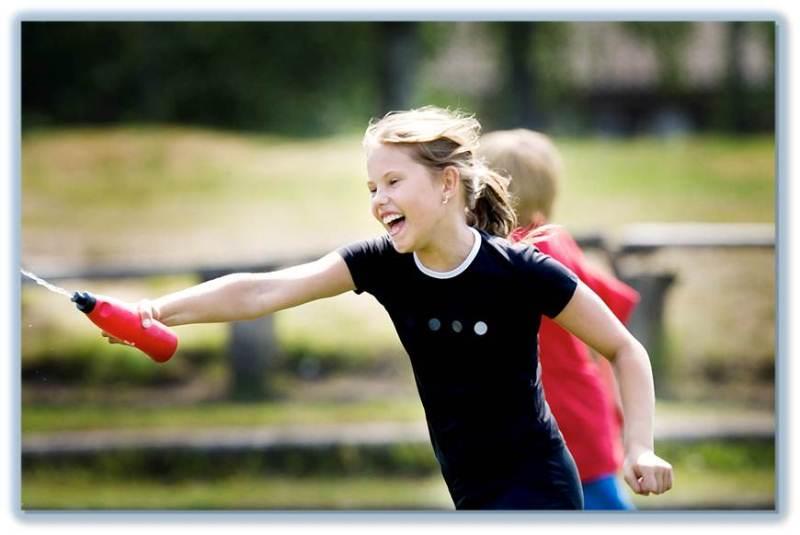 Idrotten Vill Idrott är fysisk aktivitet som vi utför för att kunna ha roligt, må bra och prestera mera. Idrott består av träning och lek, tävling och uppvisning.