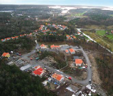 Bostadsområdet Tången Inom Tången-området finns bostäder i alla upplåtelseformer, förskola och gymnasieskola. Tången ligger intill ringleden som förbinder stadens södra och norra delar.