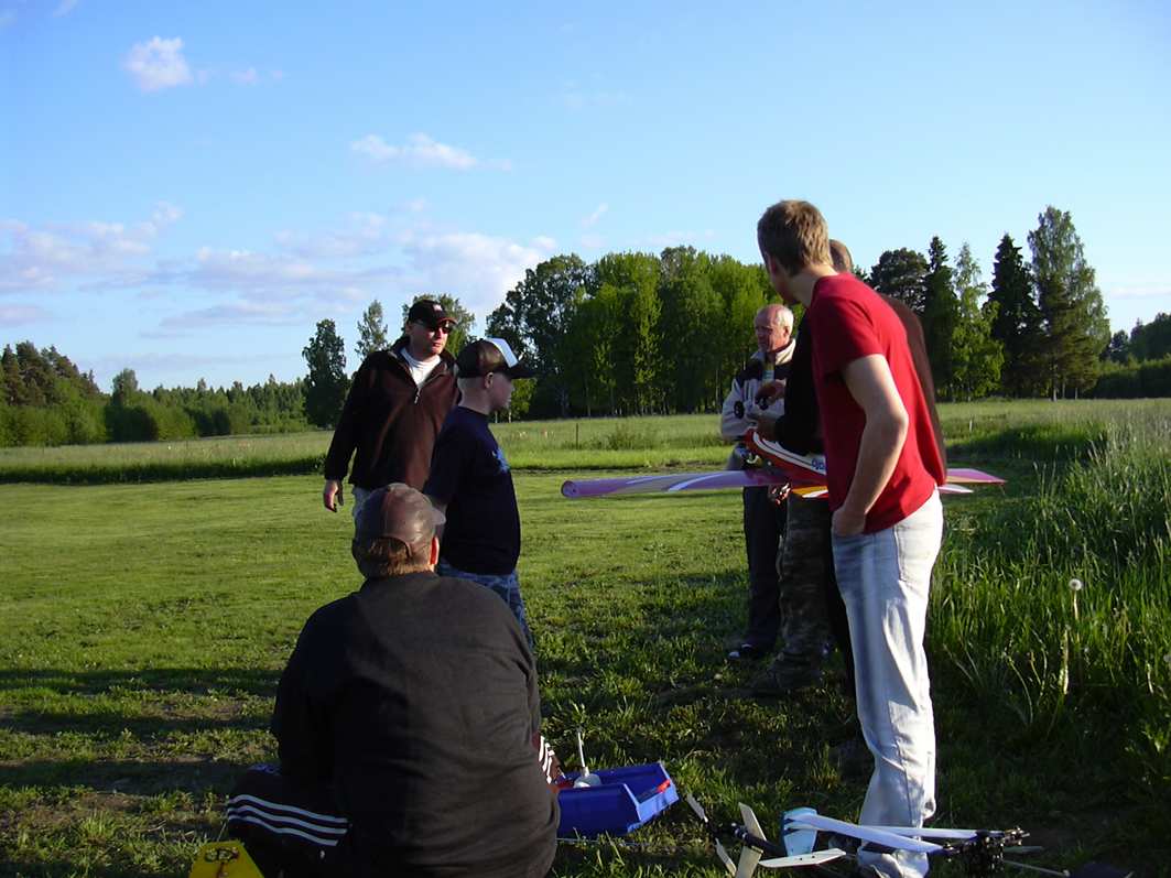 Gävles största hobbytidning Loopingnytt är det officiella medlemsorganet för MFK Looping OOPING N Y T T