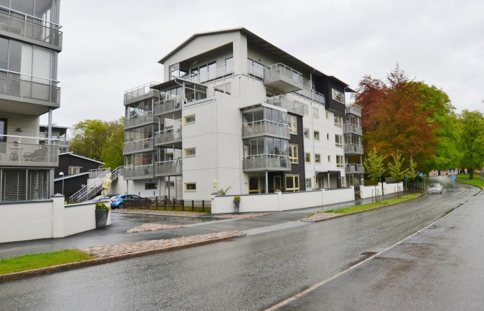 Län Västra Gatuadress Götaland Kommun Alingsås Storlek 3 rum (2 sovrum) / 96 m² Tillträde tidigast Enligt