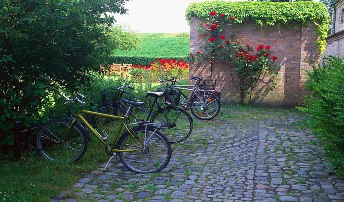 öka cykeltrafiken, göra cykeltrafiken säkrare och öka trafiksäkerheten för gående i