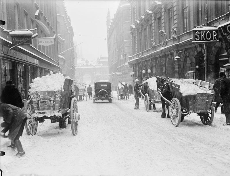 Drottninggatan 1931 Stockholmkällan Snöhantering i